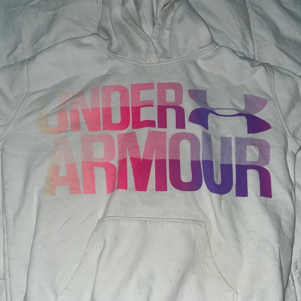 White pull over under armor hoodie